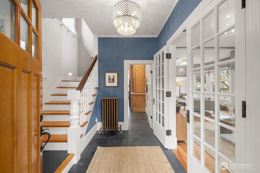 610 16th Avenue E, Seattle, WA 98112