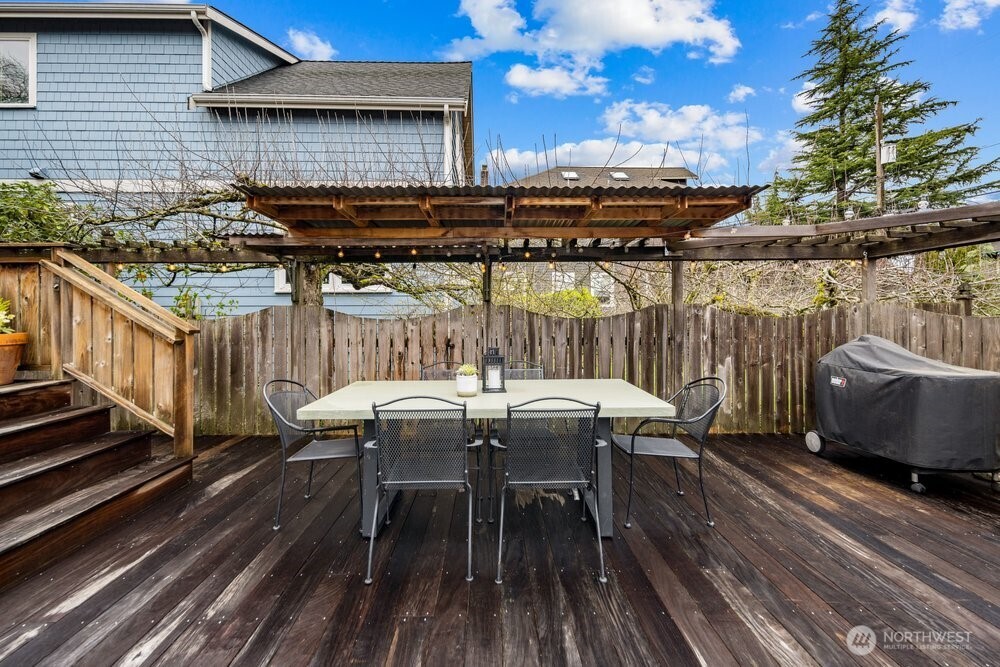 610 16th Avenue E, Seattle, WA 98112