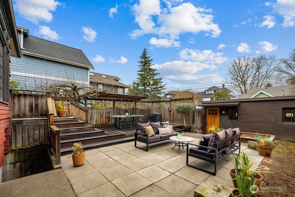 610 16th Avenue E, Seattle, WA 98112