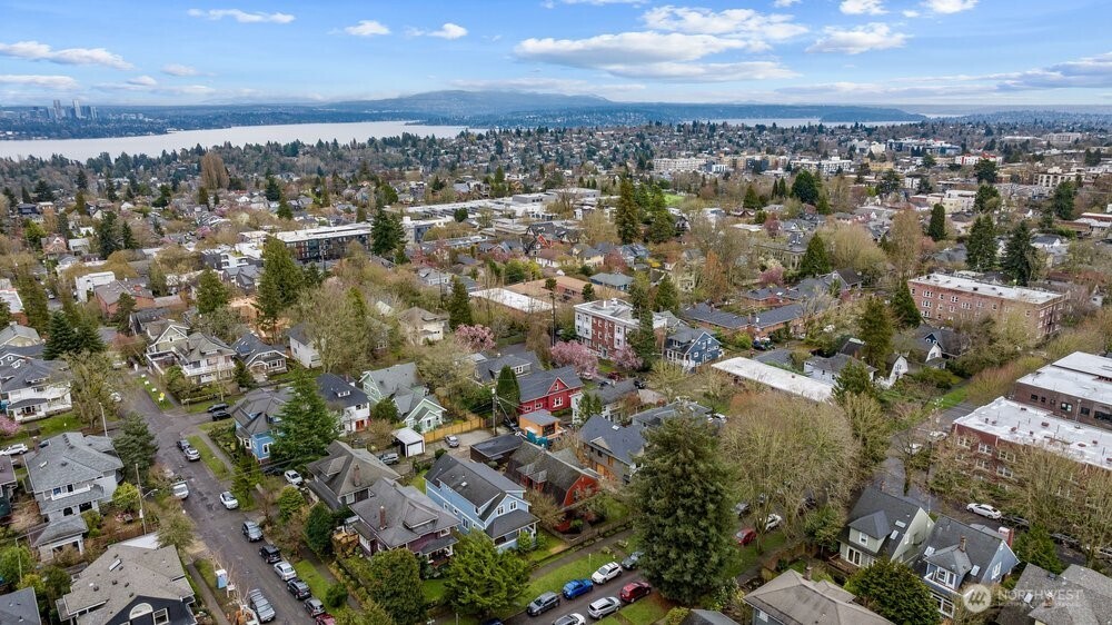 610 16th Avenue E, Seattle, WA 98112