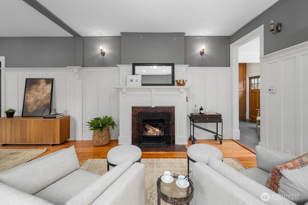 610 16th Avenue E, Seattle, WA 98112