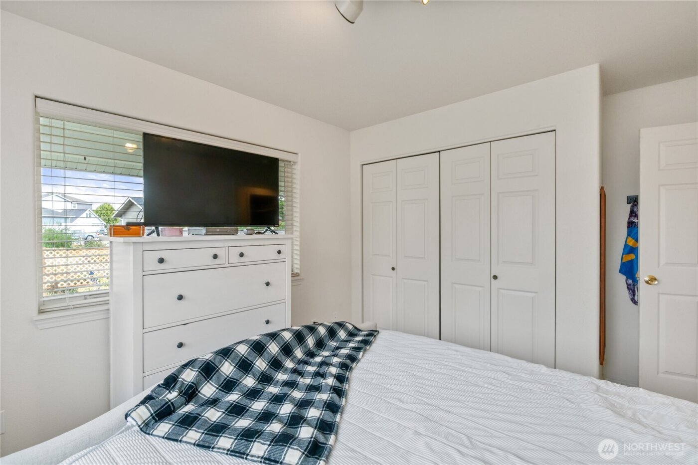 281 Cakesosta Street SE, Ocean Shores, WA 98569