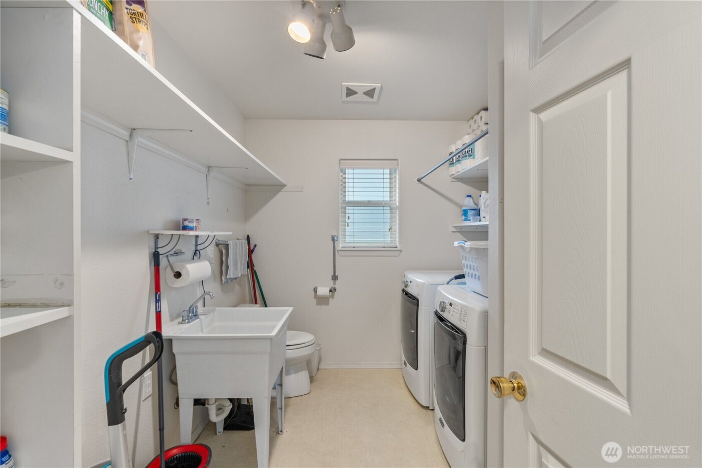 281 Cakesosta Street SE, Ocean Shores, WA 98569