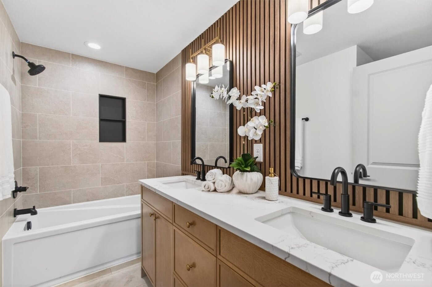 7 Sun Crest Lane , Cathlamet, WA 98612