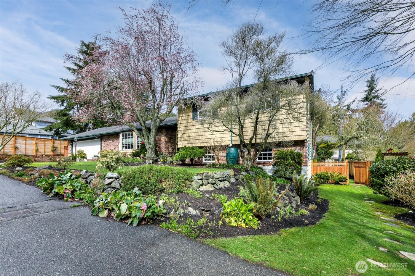 1214 NW 122nd Street , Seattle, WA 98177