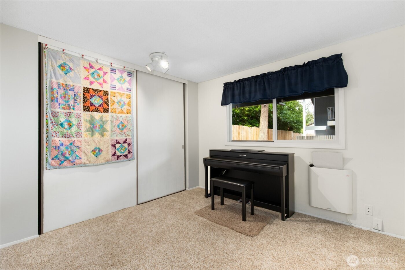 1605 149th Place SE #1, Bellevue, WA 98007