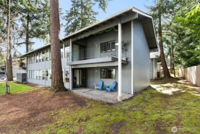 1605 149th Place SE #1, Bellevue, WA 98007 - Photo 16