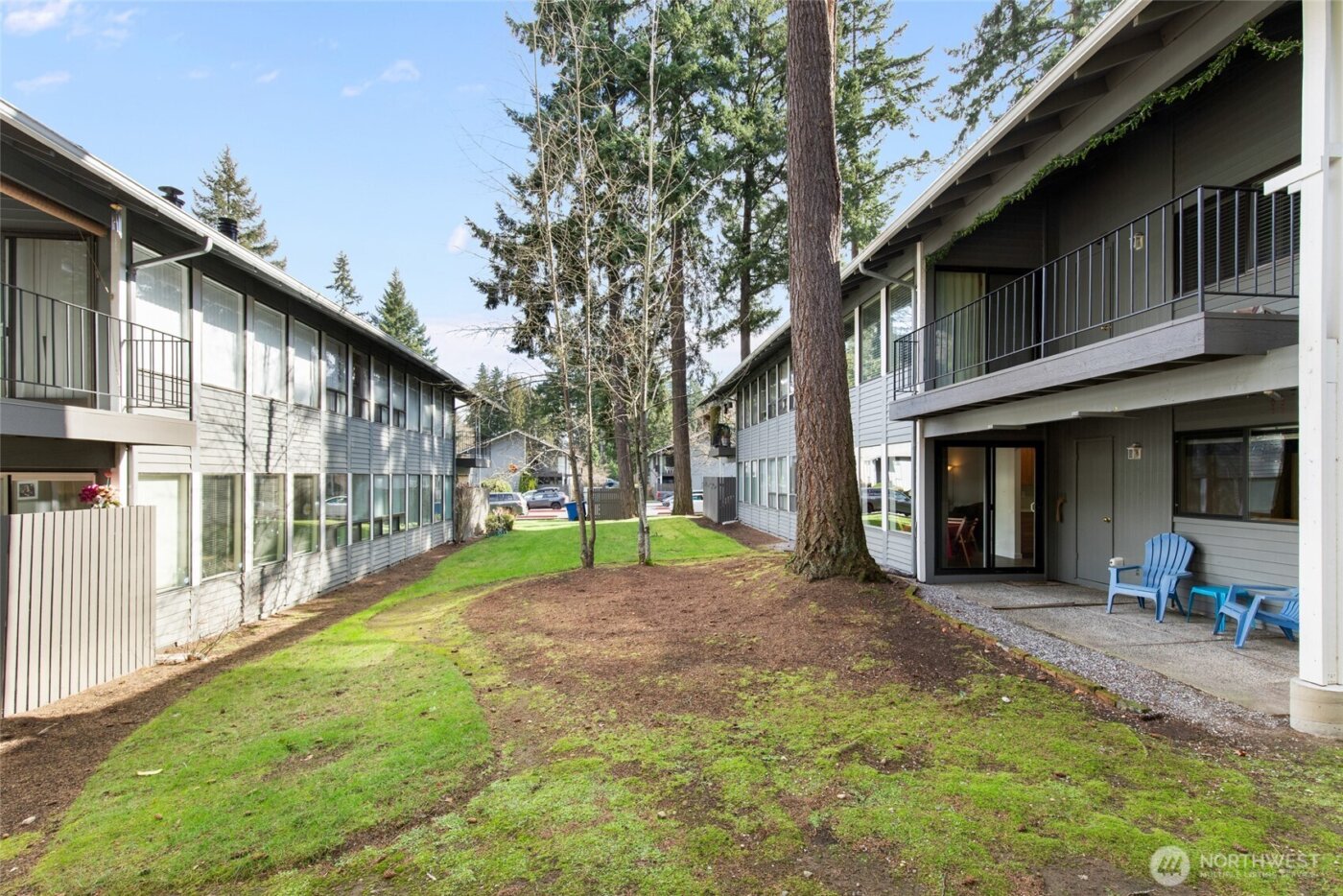 1605 149th Place SE #1, Bellevue, WA 98007