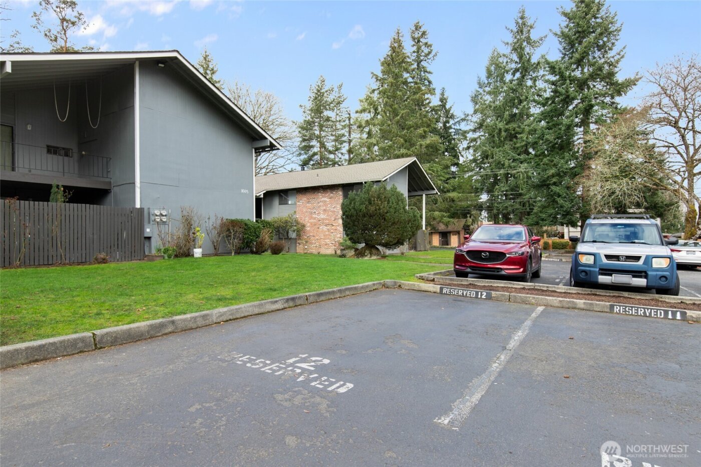 1605 149th Place SE #1, Bellevue, WA 98007