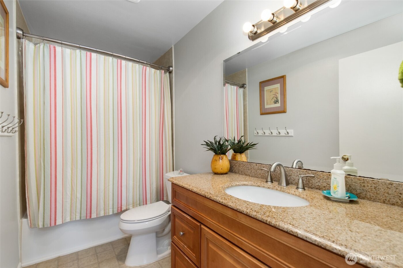 1605 149th Place SE #1, Bellevue, WA 98007