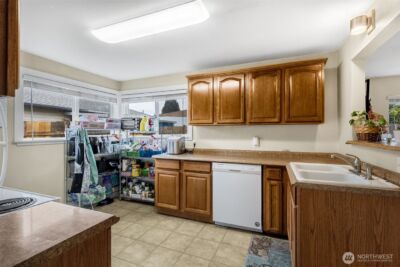 861 S 72nd Street , Tacoma, WA 98408 - Photo 5