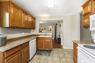 861 S 72nd Street , Tacoma, WA 98408 - Photo 6