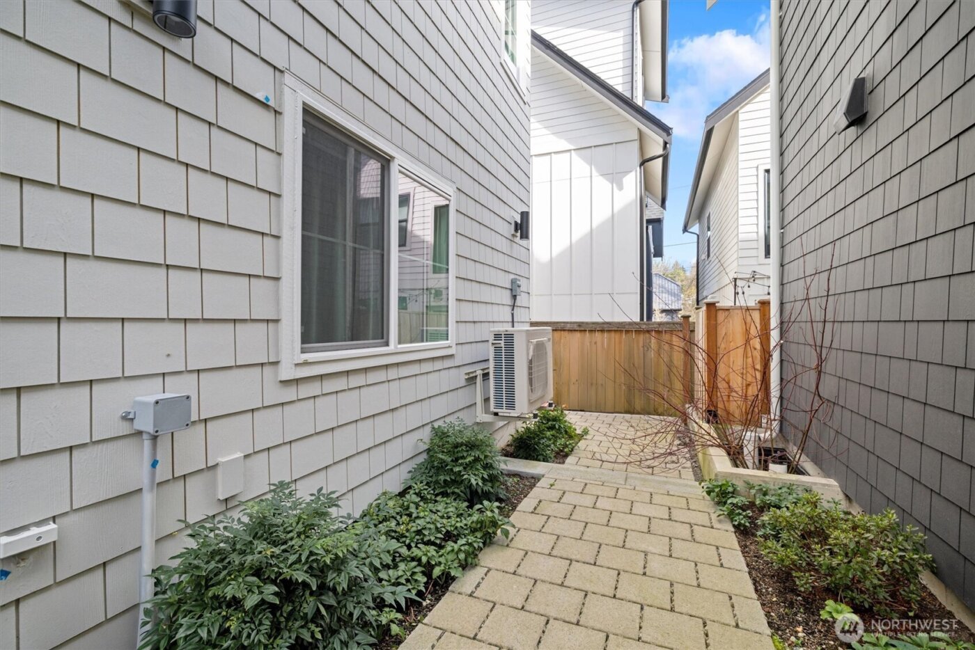 2815 E Denny Way #B, Seattle, WA 98122