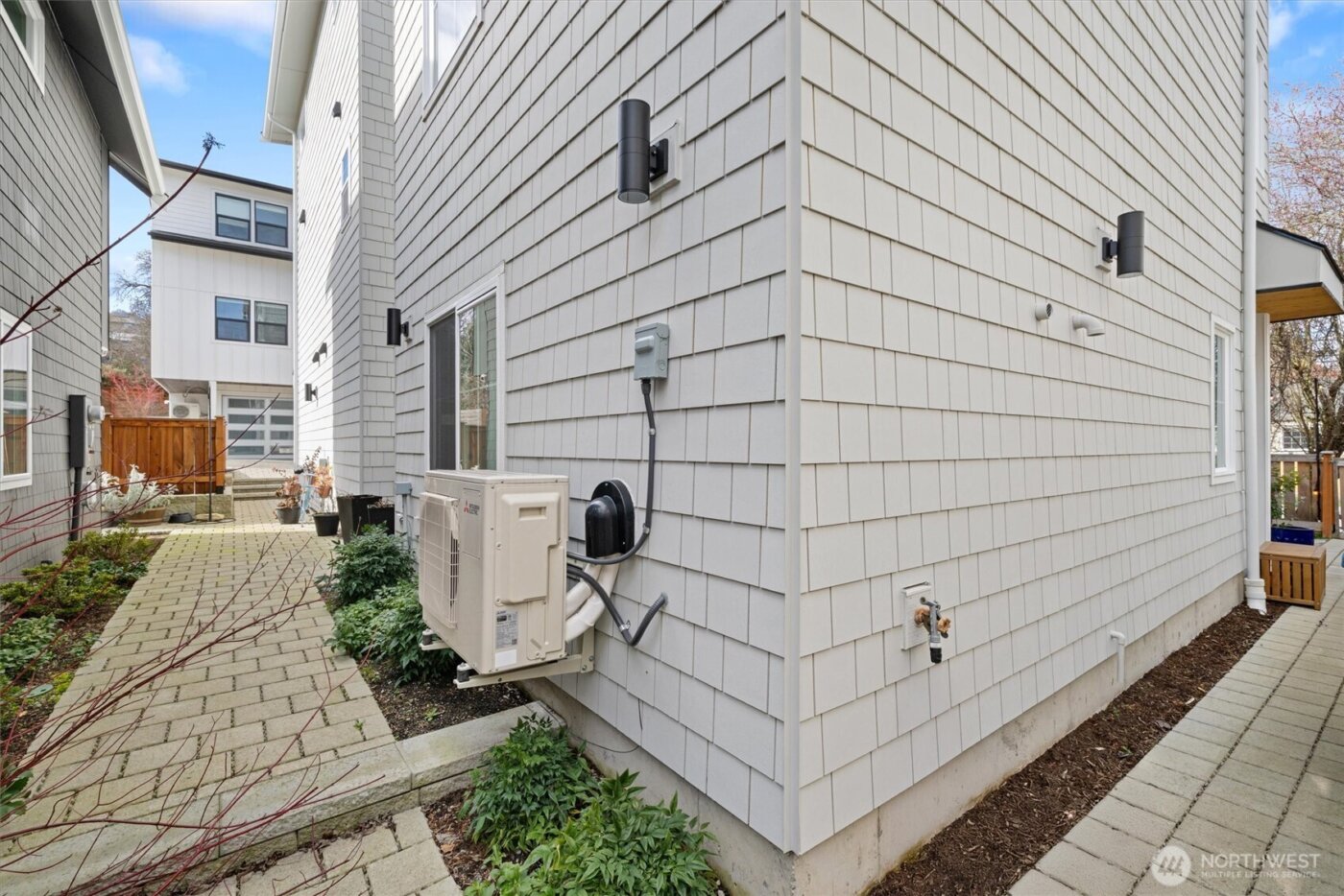 2815 E Denny Way #B, Seattle, WA 98122