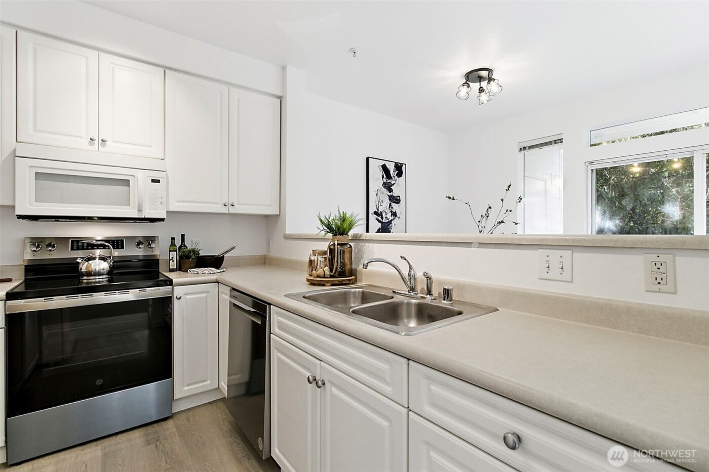 15150 140th Way SE #F202, Renton, WA 98058