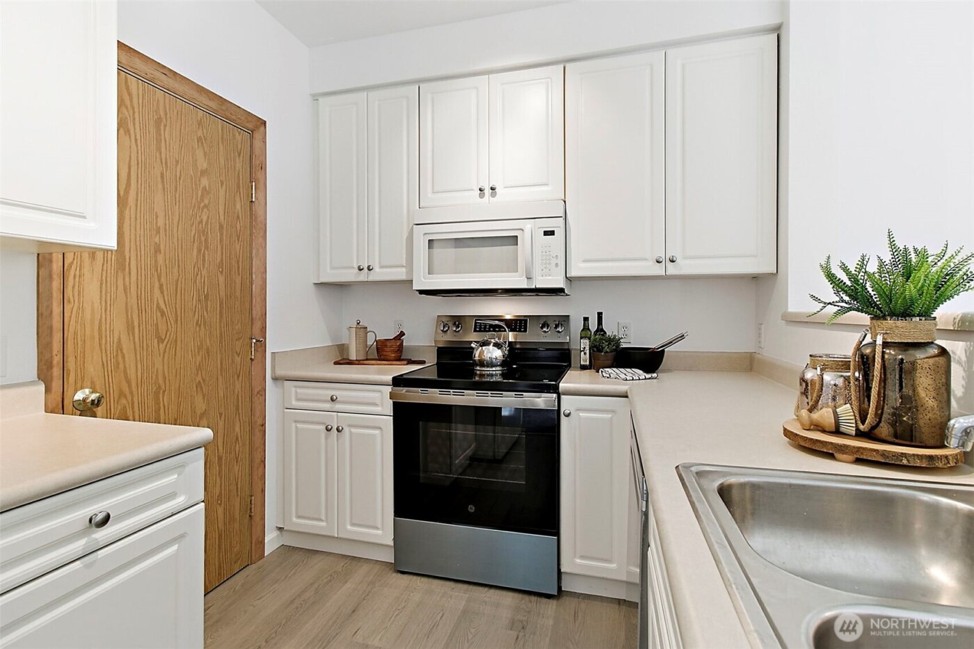 15150 140th Way SE #F202, Renton, WA 98058