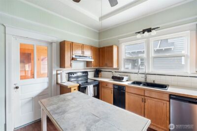 214 N Washington Avenue , Centralia, WA 98531 - Photo 15