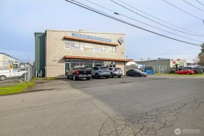 114 S Findlay Street , Seattle, WA 98108 - Photo 2