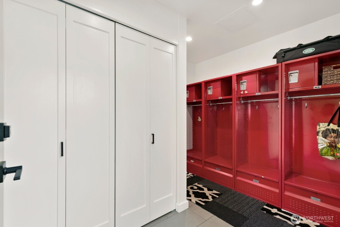 5932 California Avenue SW, Seattle, WA 98136