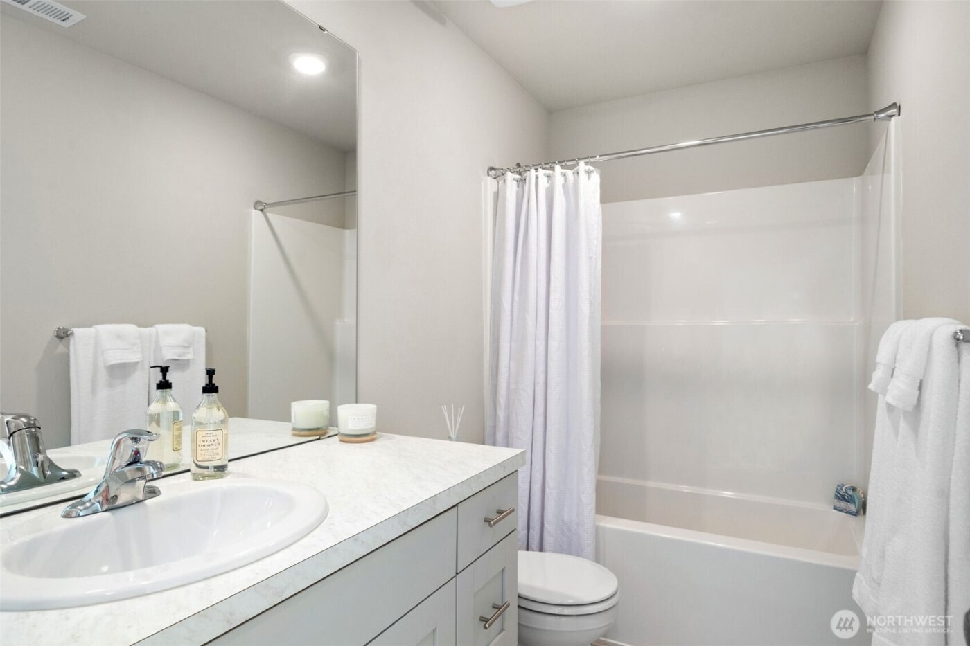 949 Tetherow Street , Bremerton, WA 98310