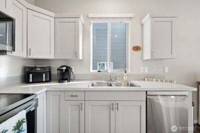 949 Tetherow Street , Bremerton, WA 98310 - Photo 10