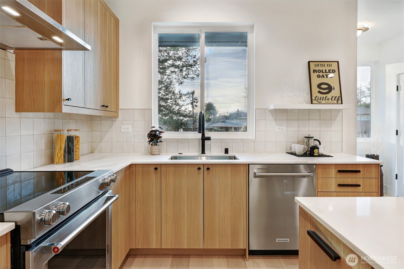 8810 41st Avenue SW, Seattle, WA 98136