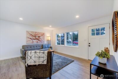 9320 31st Place SW, Seattle, WA 98126 - Photo 4