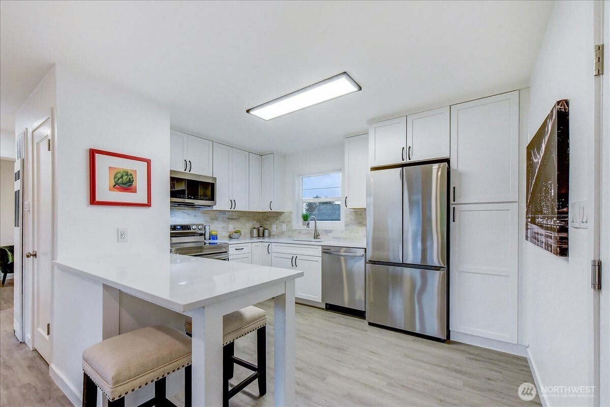 9320 31st Place SW, Seattle, WA 98126