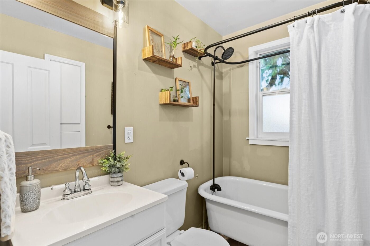 2513 Cleveland Avenue , Everett, WA 98201
