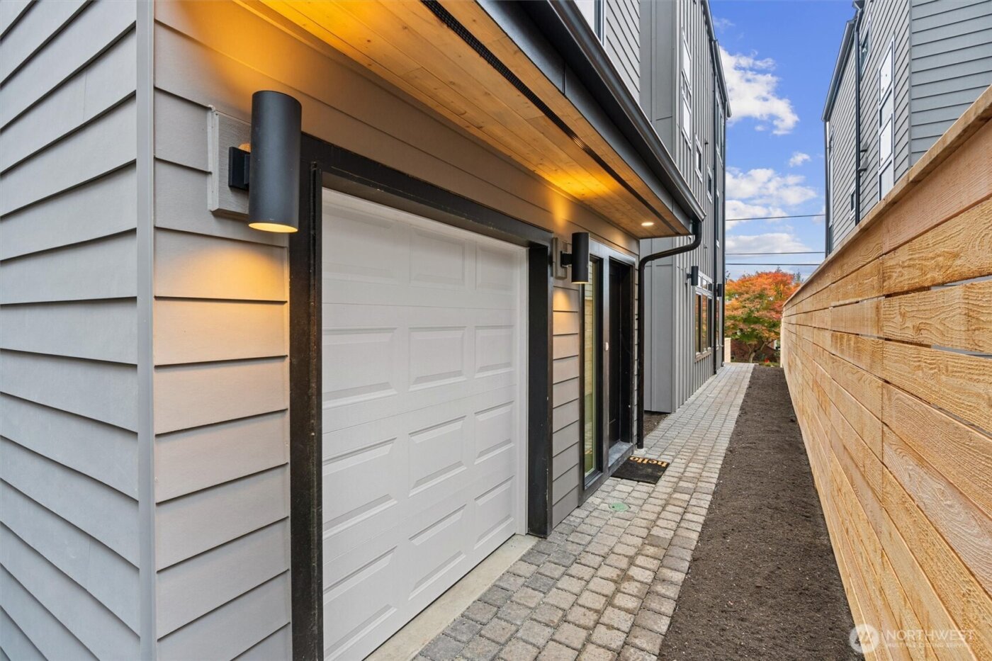 1255 NE 100th Street , Seattle, WA 98125