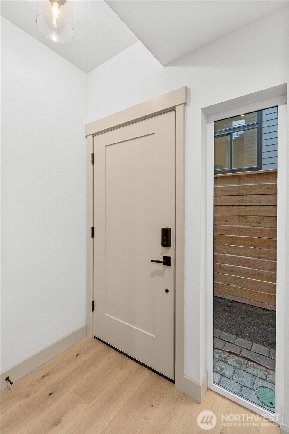 1255 NE 100th Street , Seattle, WA 98125