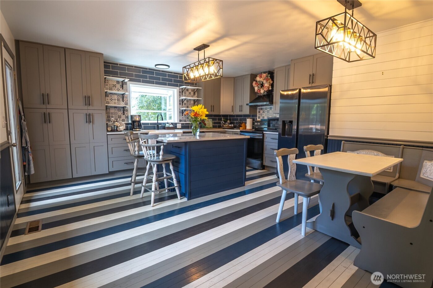 241 9th Street , Blaine, WA 98230