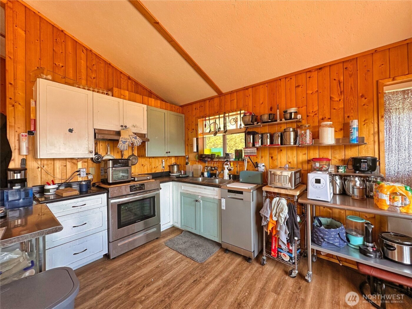 76 B Westlake Road , Oroville, WA 98844