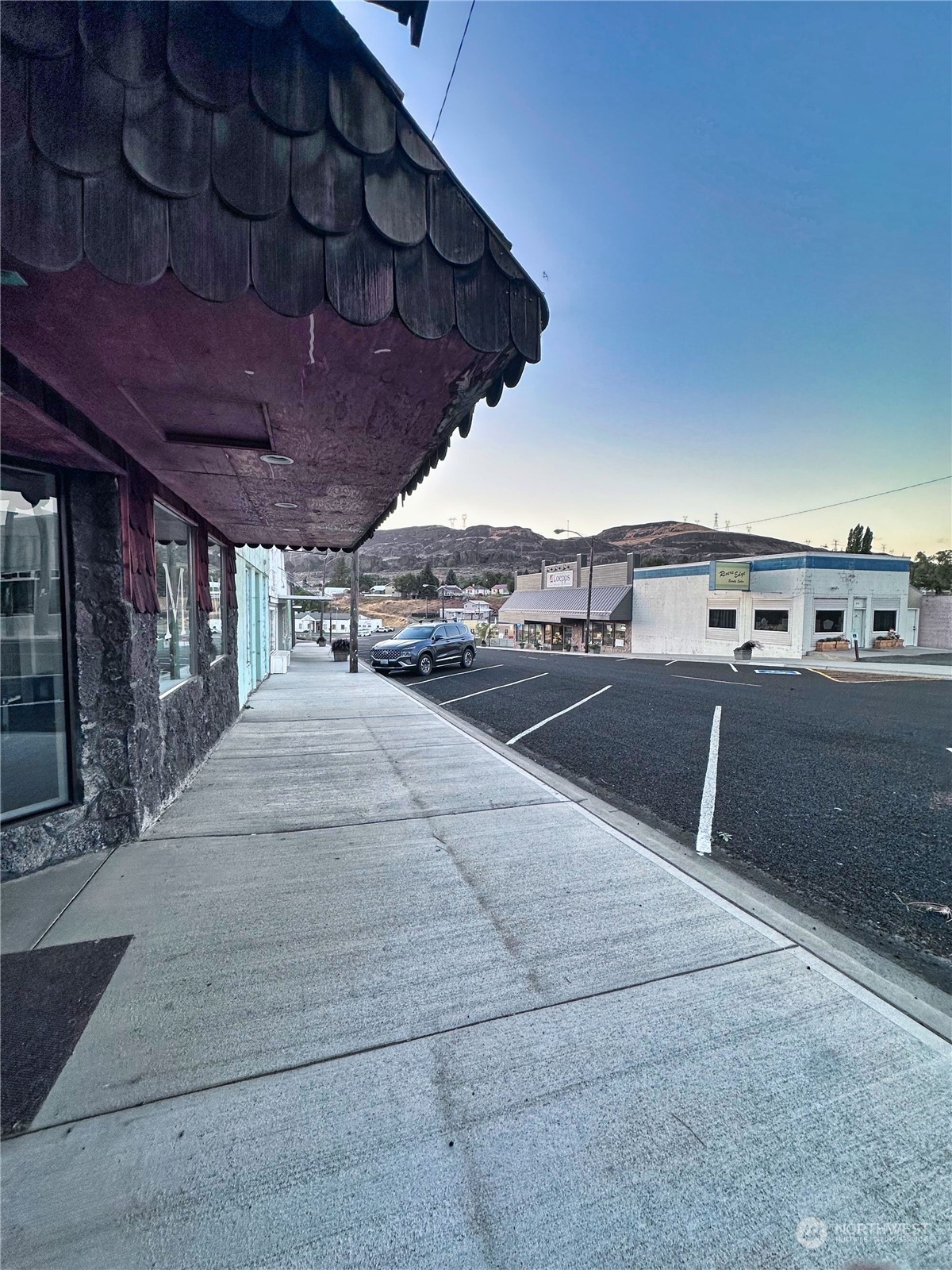 217 Main Street , Grand Coulee, WA 99133