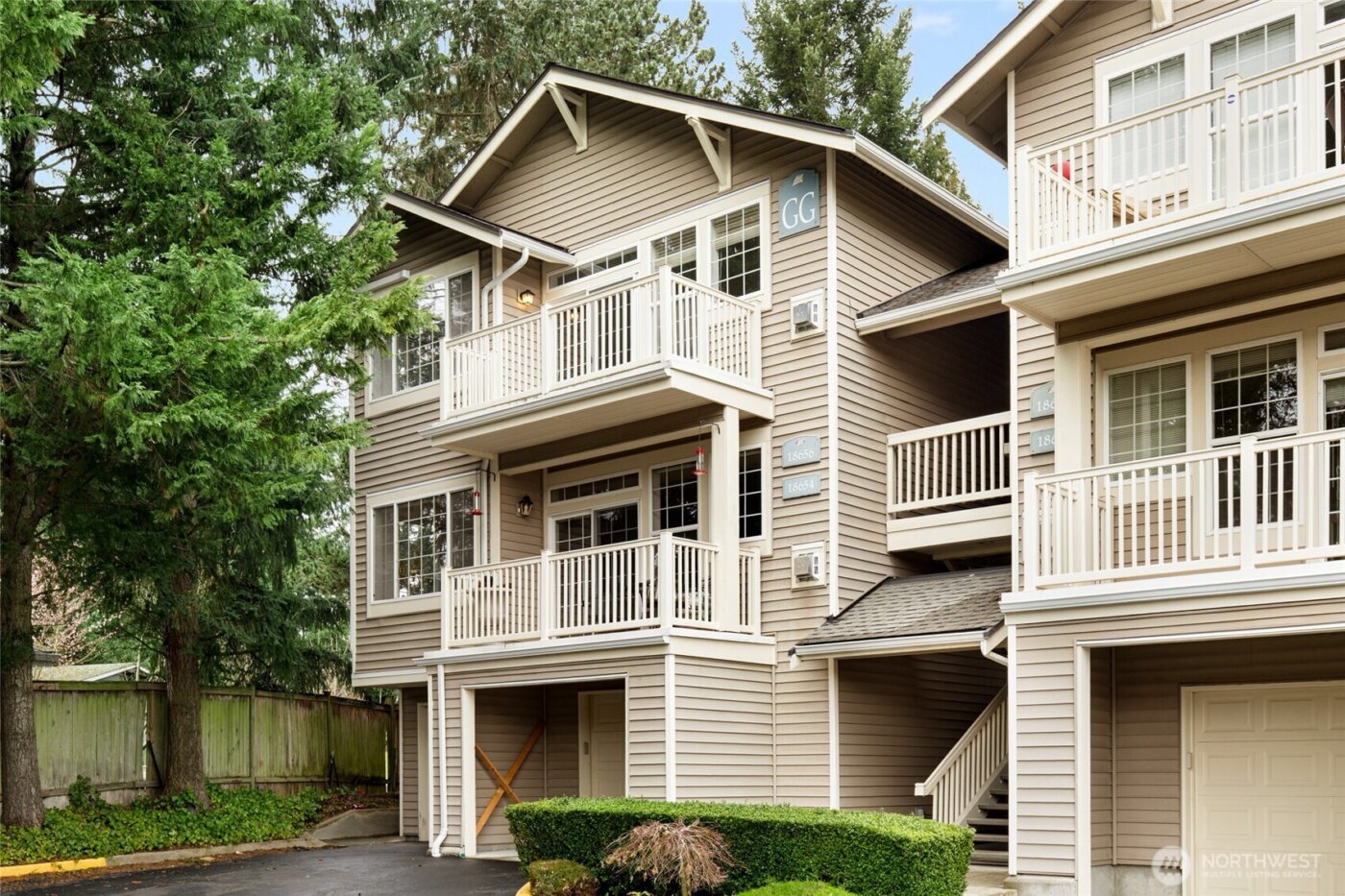 18656 NE 56th Court , Redmond, WA 98052