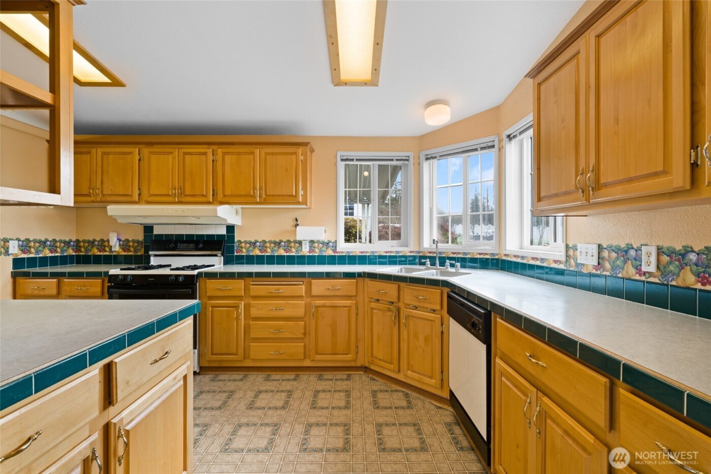 2716 S 371st Street , Federal Way, WA 98003