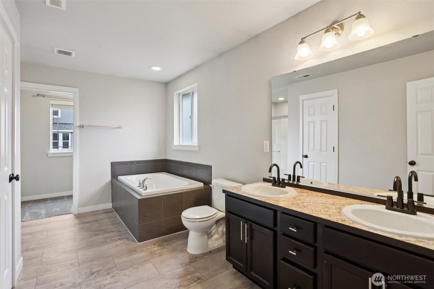 4110 E Howe St , Tacoma, WA 98404