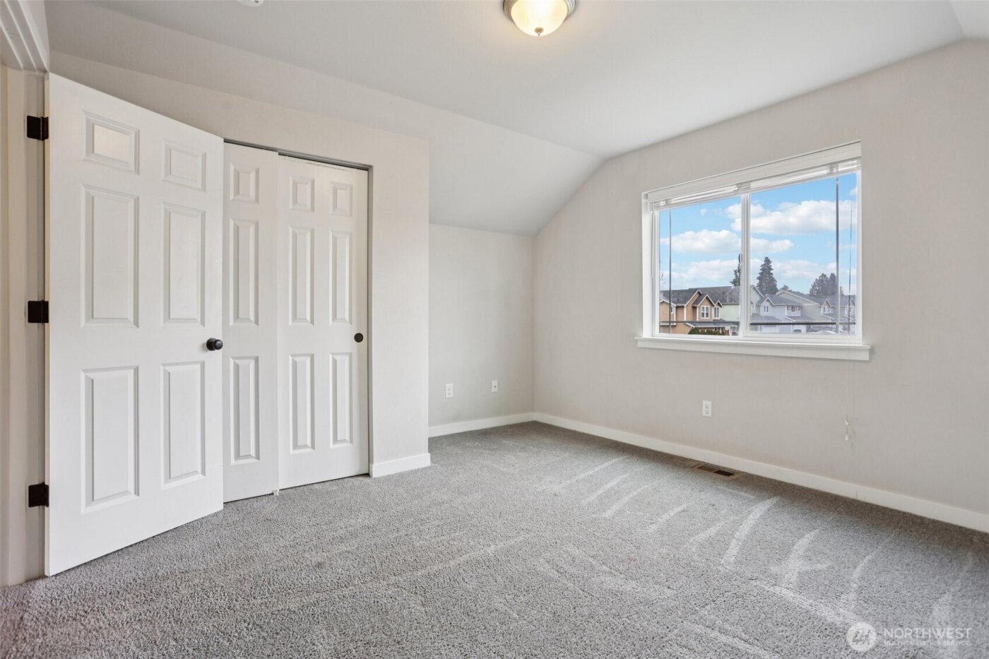 4110 E Howe St , Tacoma, WA 98404