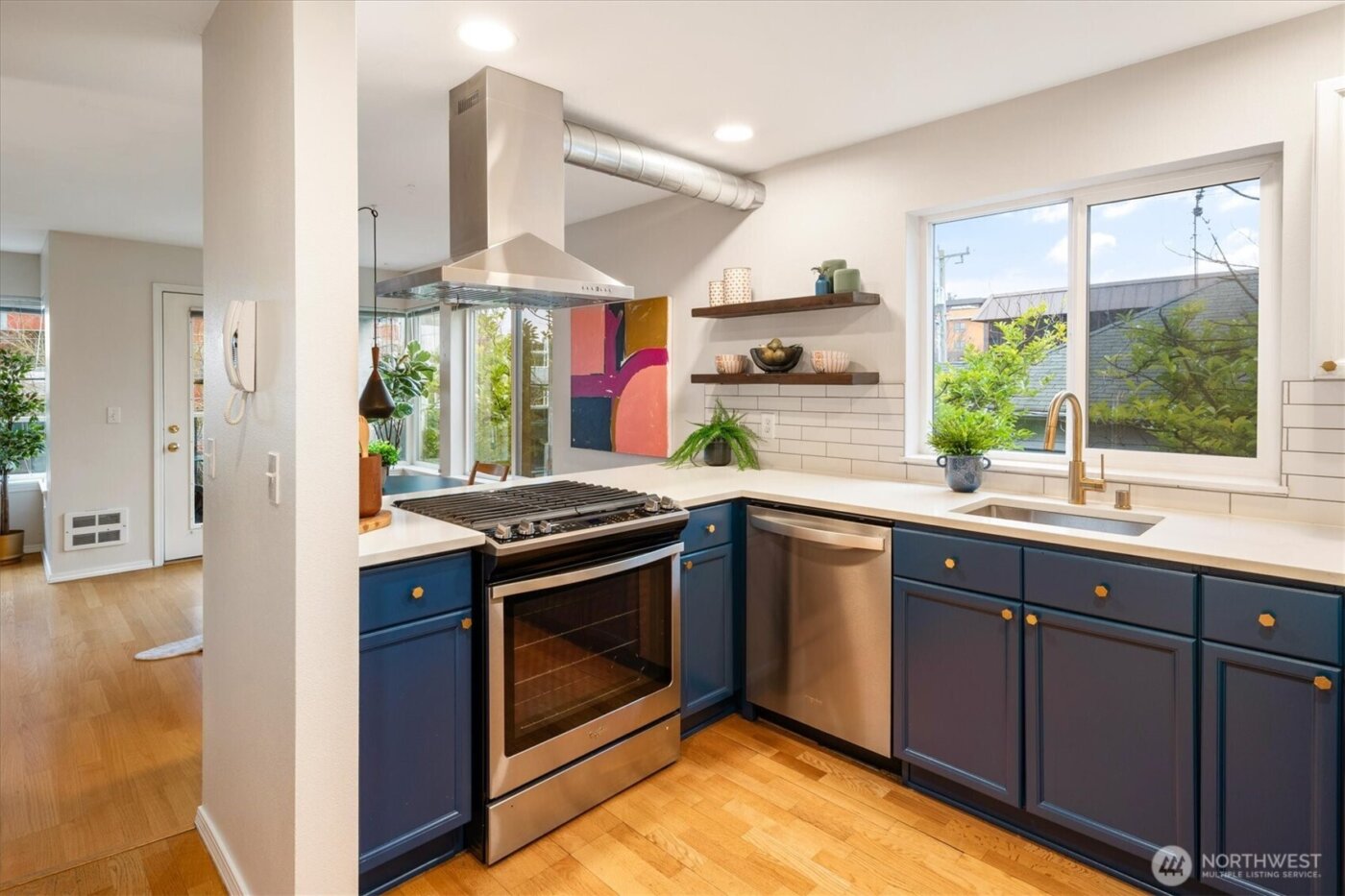 2024 NW 57th Street #201, Seattle, WA 98107-3122