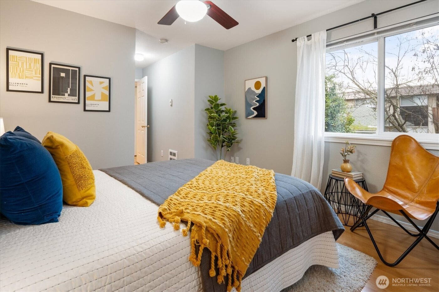 2024 NW 57th Street #201, Seattle, WA 98107-3122