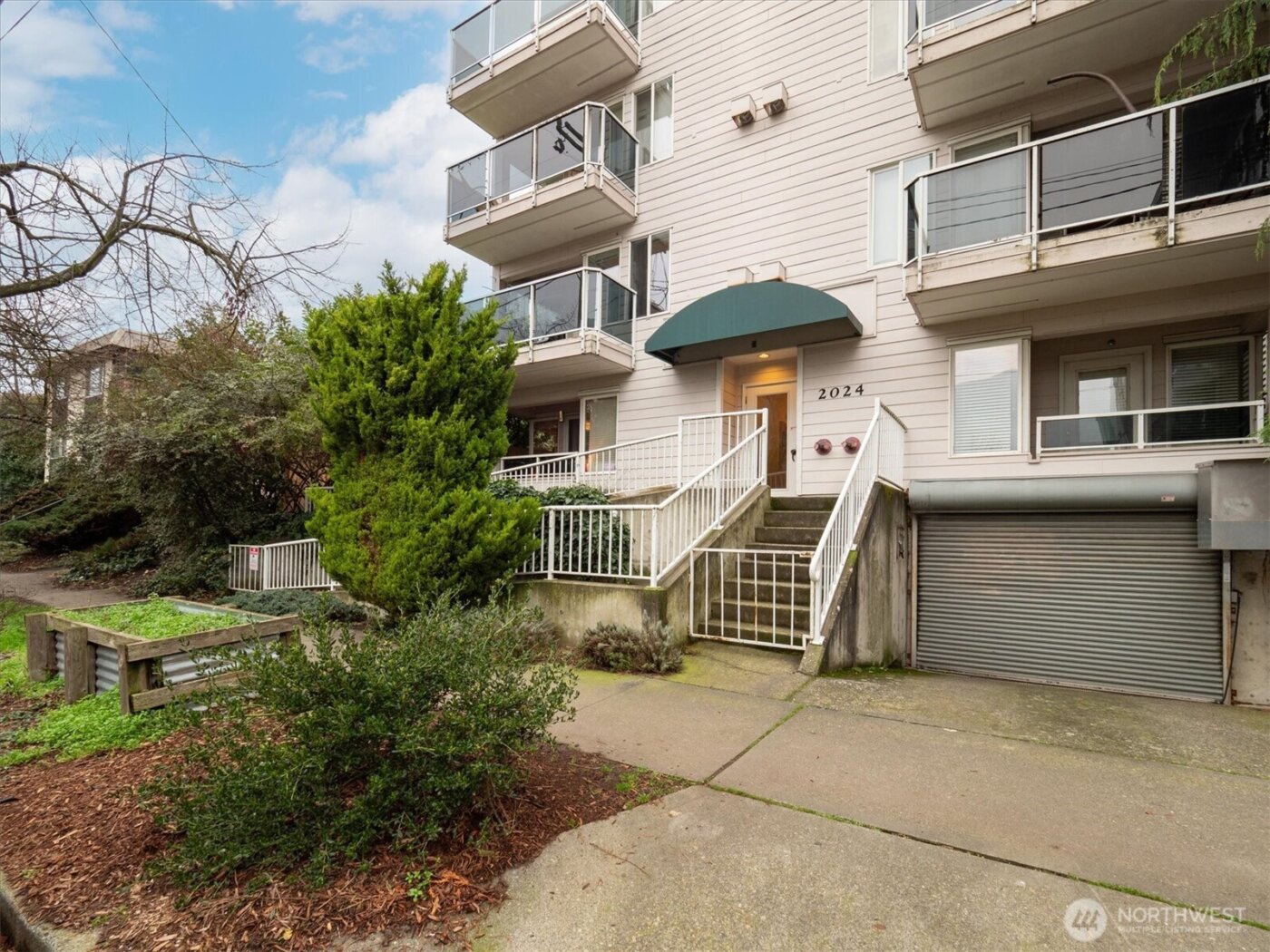 2024 NW 57th Street #201, Seattle, WA 98107-3122