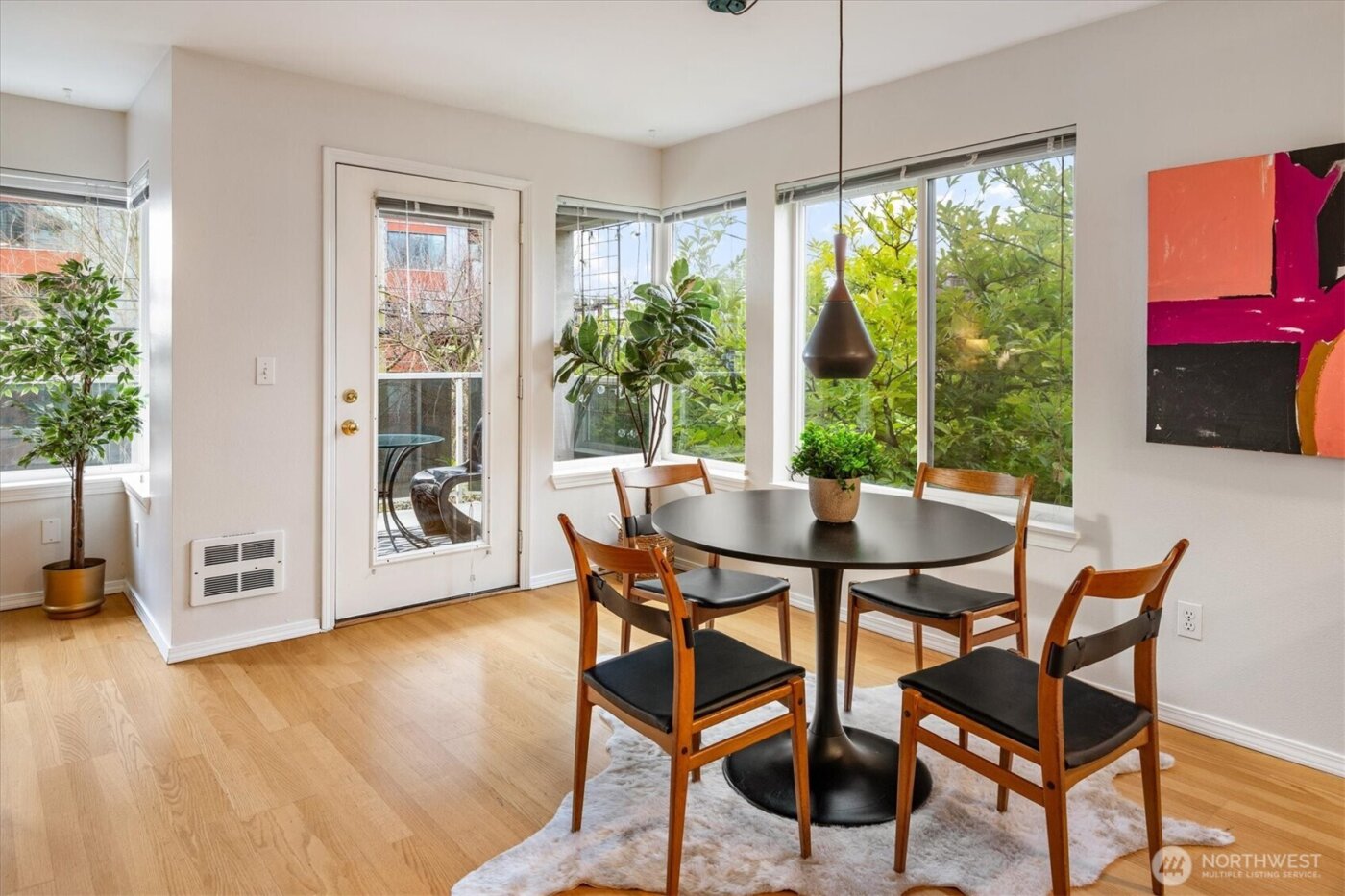 2024 NW 57th Street #201, Seattle, WA 98107-3122