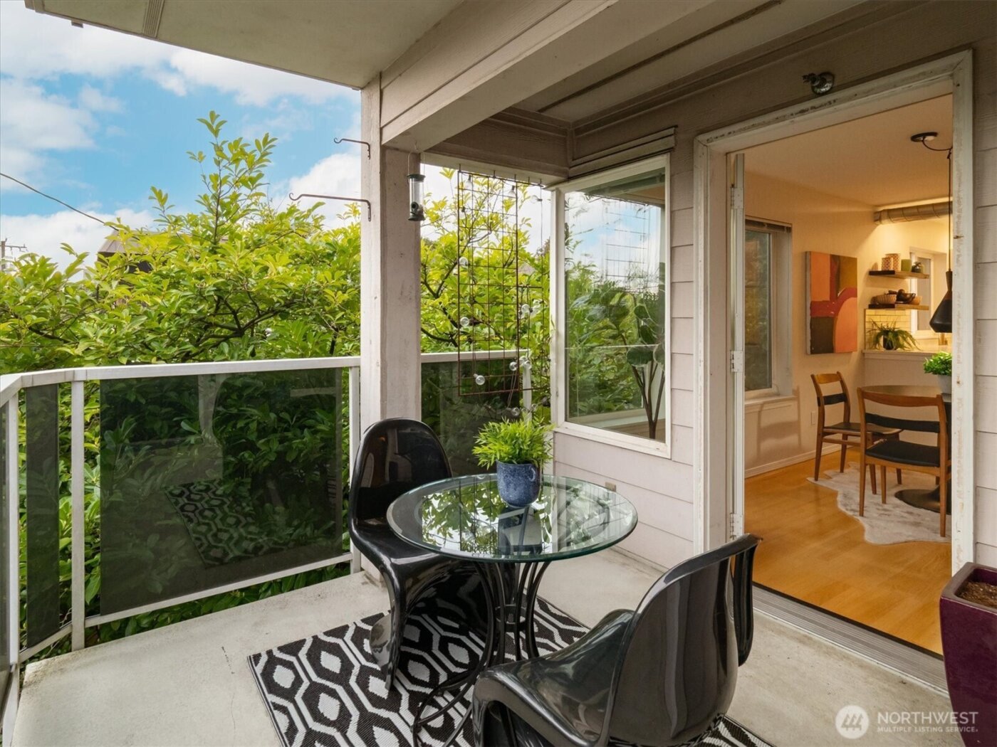 2024 NW 57th Street #201, Seattle, WA 98107-3122