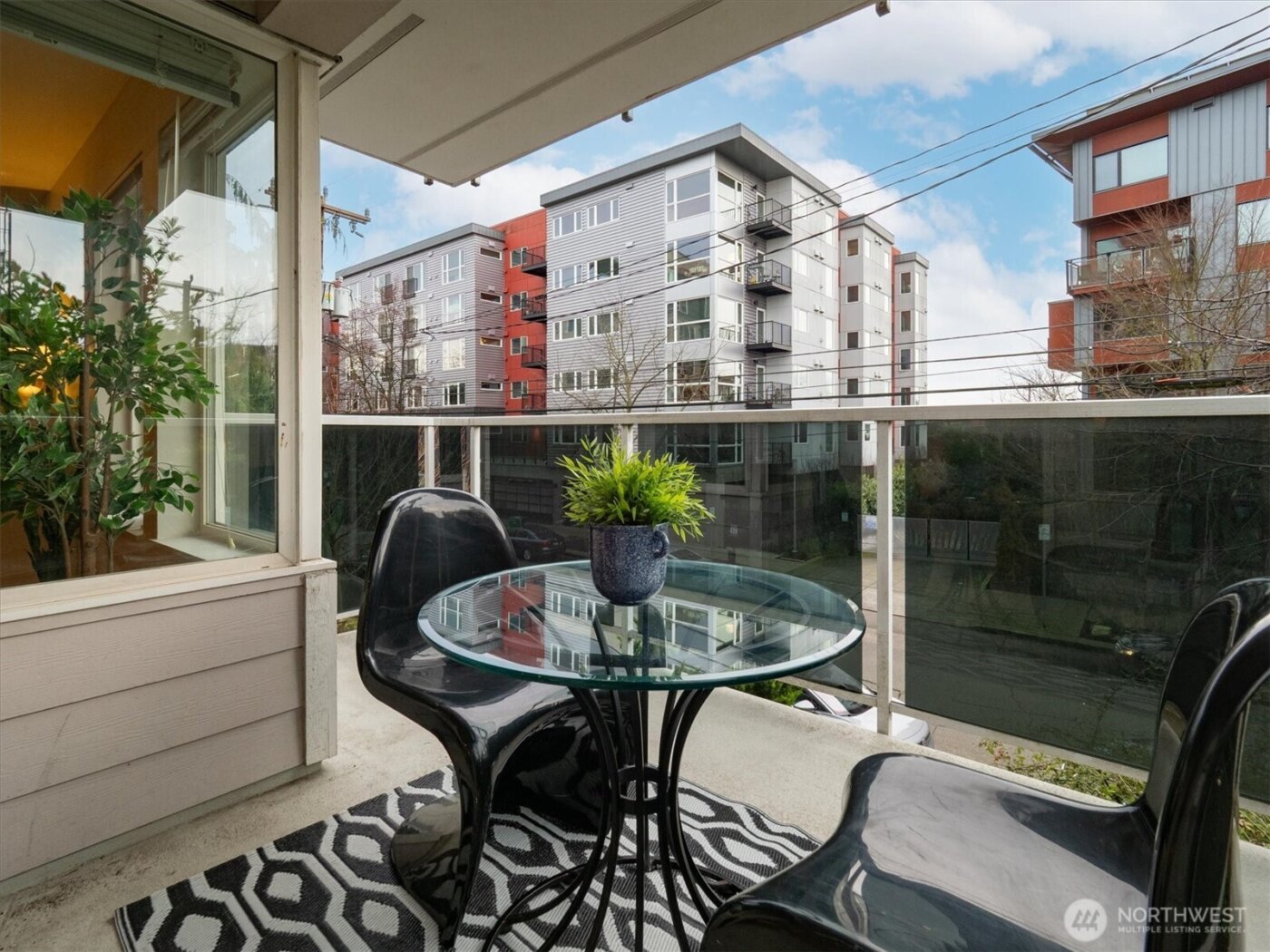 2024 NW 57th Street #201, Seattle, WA 98107-3122