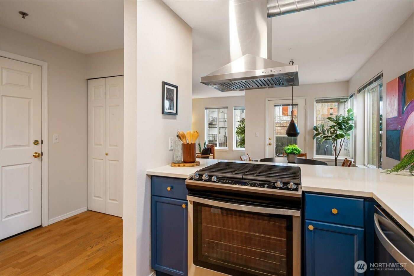 2024 NW 57th Street #201, Seattle, WA 98107-3122