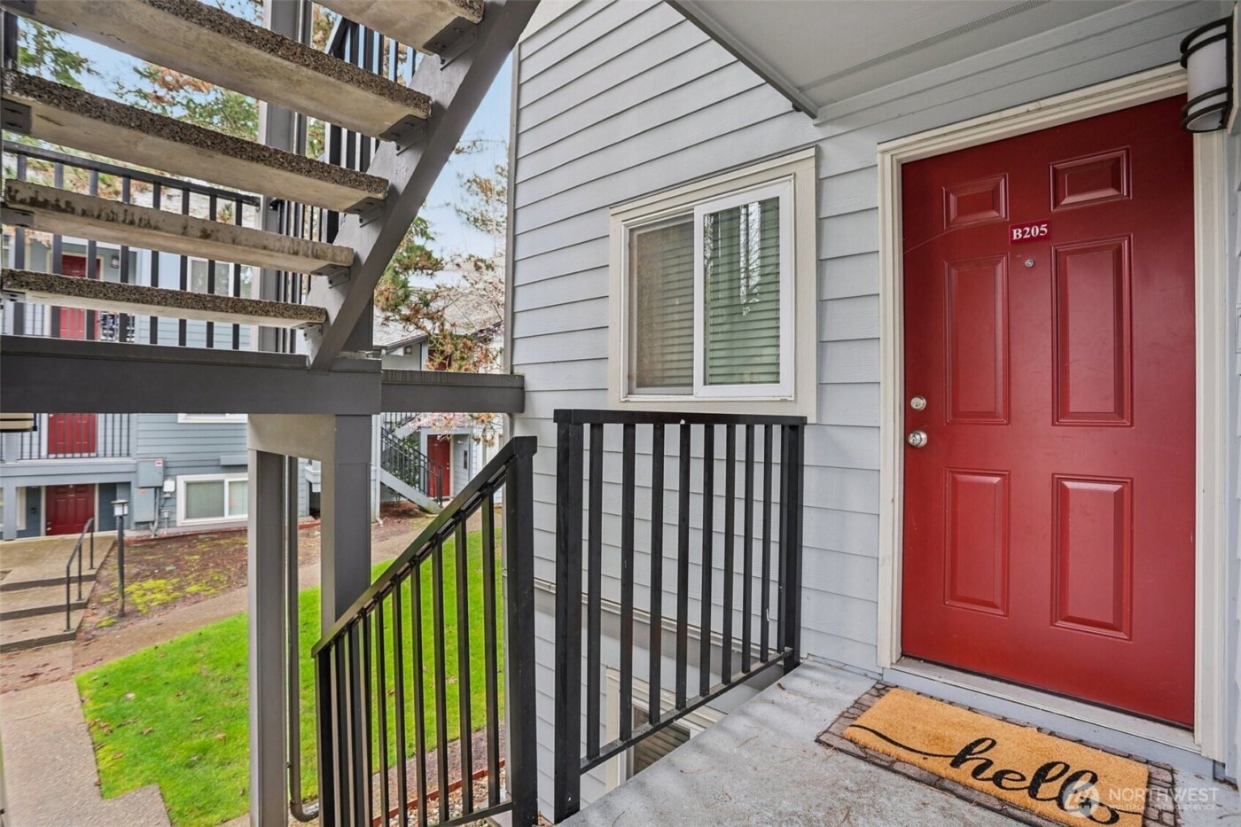 11103 NE 124th Lane #B205, Kirkland, WA 98034