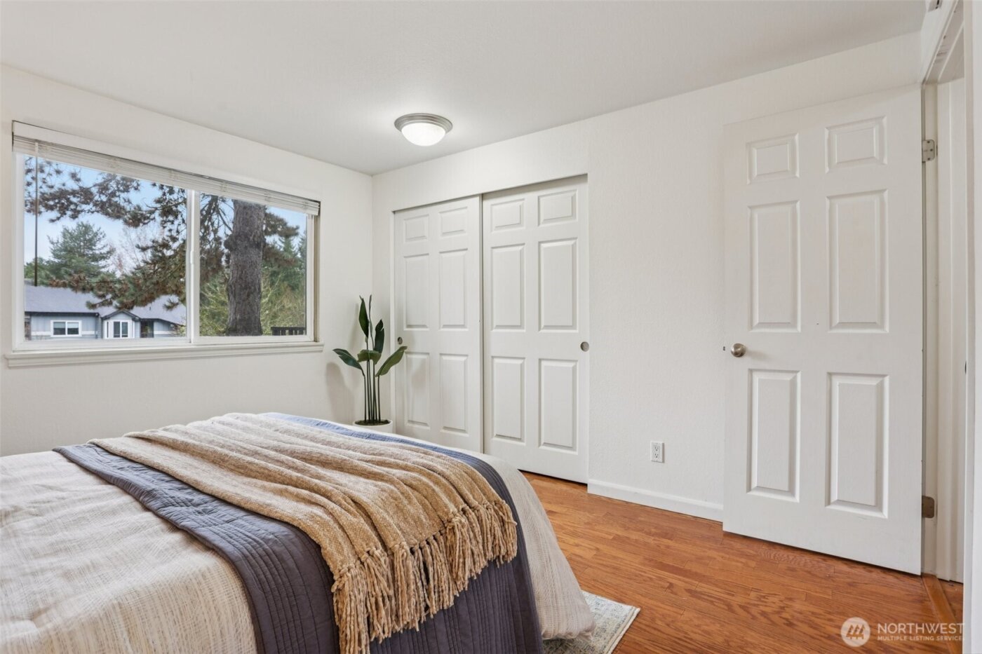 11103 NE 124th Lane #B205, Kirkland, WA 98034