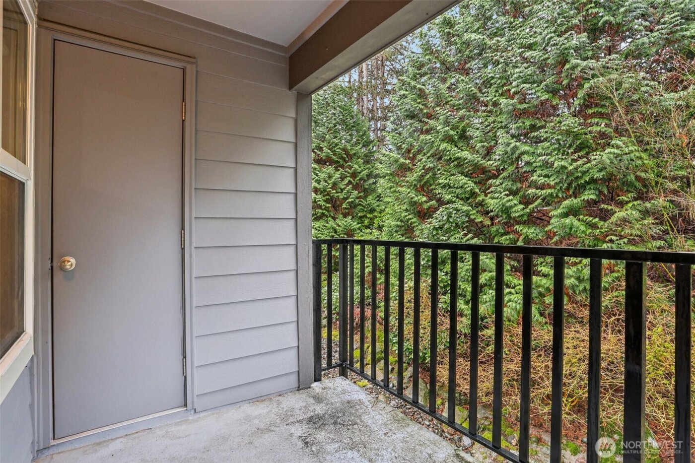 11103 NE 124th Lane #B205, Kirkland, WA 98034