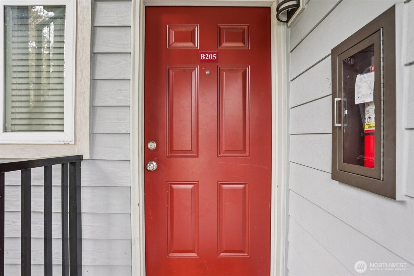 11103 NE 124th Lane #B205, Kirkland, WA 98034