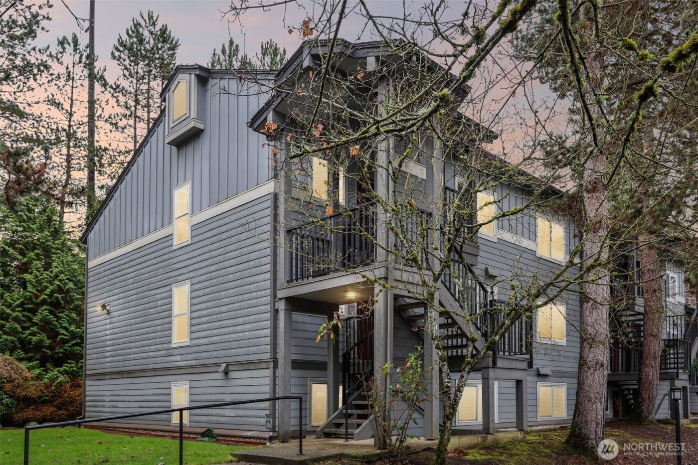 11103 NE 124th Lane #B205, Kirkland, WA 98034